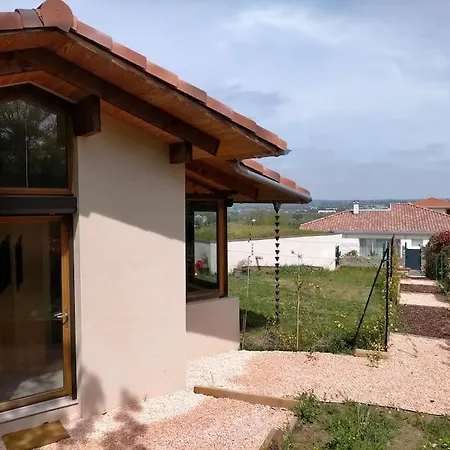 Ambiance Verdoyante Et Vue Sur La Vallee Apartman