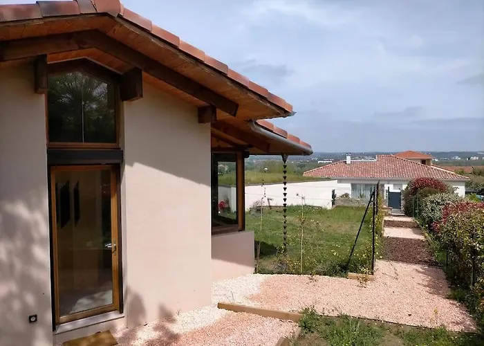 Ambiance Verdoyante Et Vue Sur La Vallee Apartment